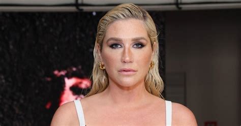 ke$ha nude|Kesha strips off and poses NUDE as she enjoys a skinny dip in a。